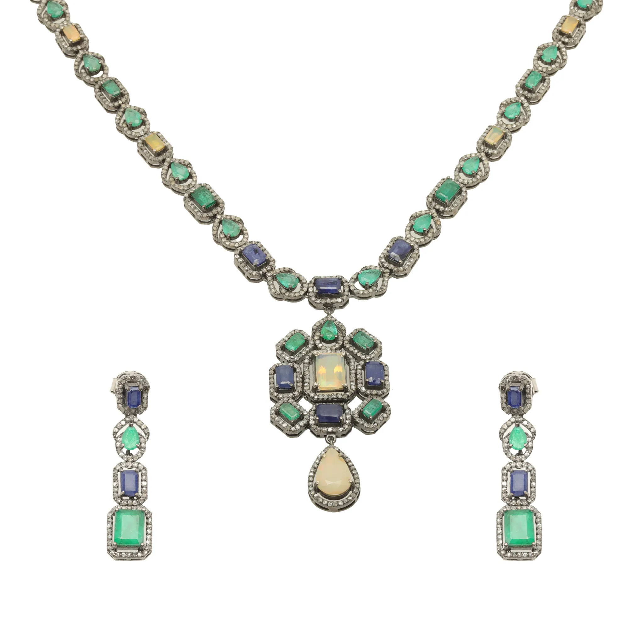 Impressive set consisting of a silver necklace and pair of earrings, decorated with emeralds, sapphires, diamonds, and opals