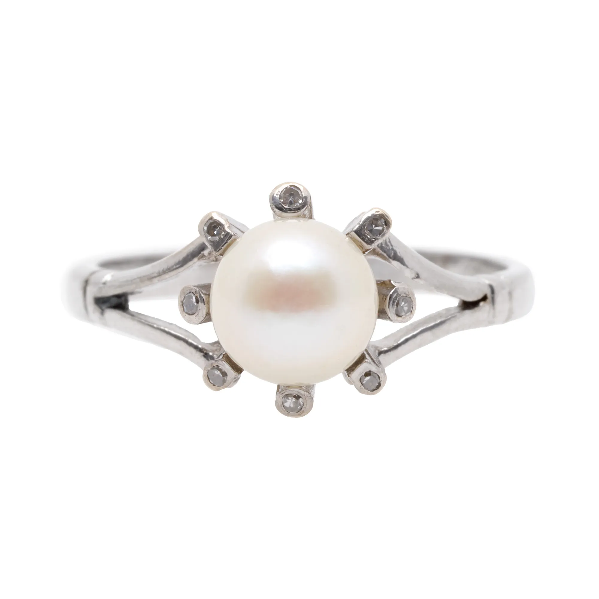 Mikimoto white gold ring, decorated with pearl and diamonds