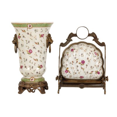 Set format din biscotieră și vas din ceramică, ornat cu protome leu din bronz patinat, mijlocul sec. XX