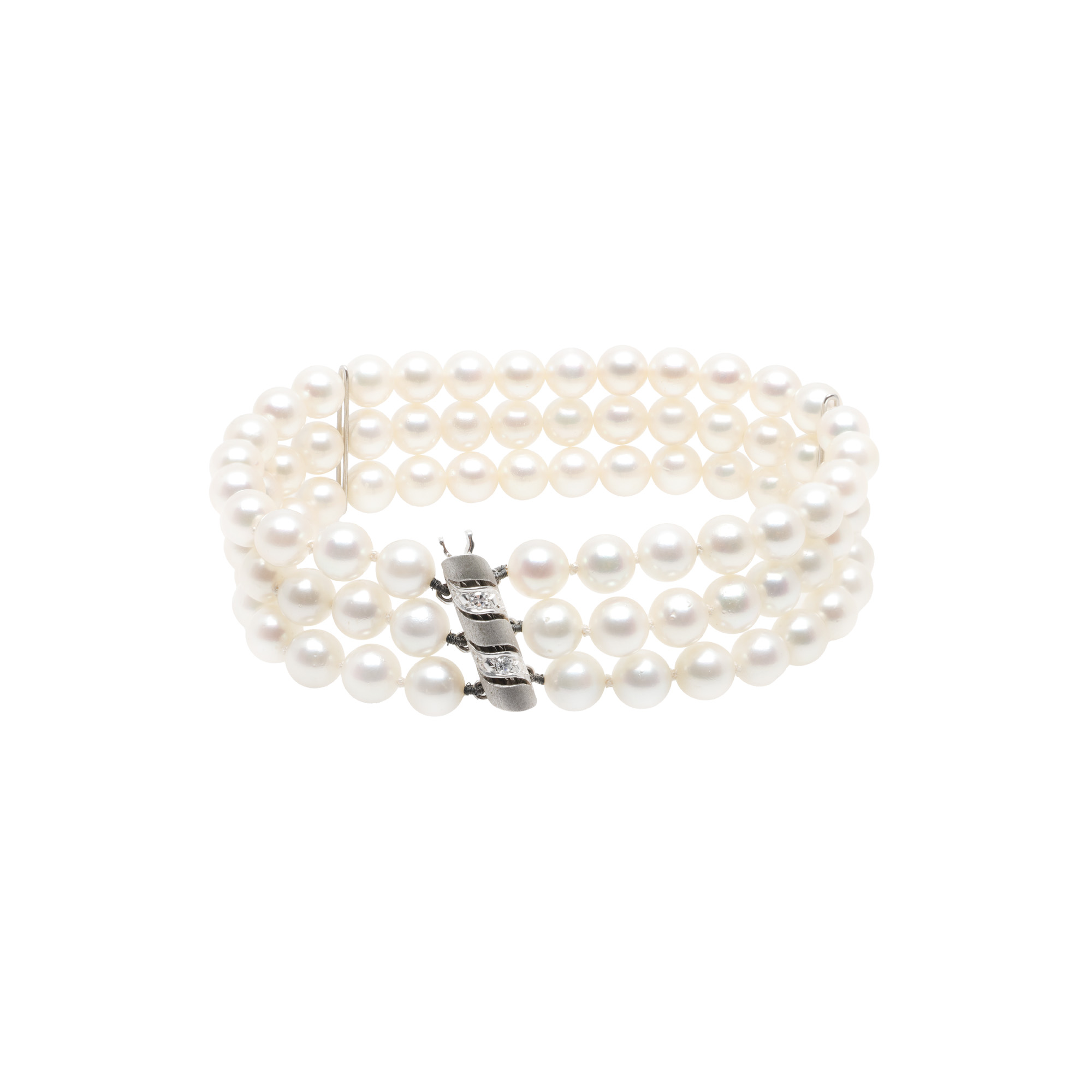 Pearl bracelet with white gold clasp, accompanied by certificate