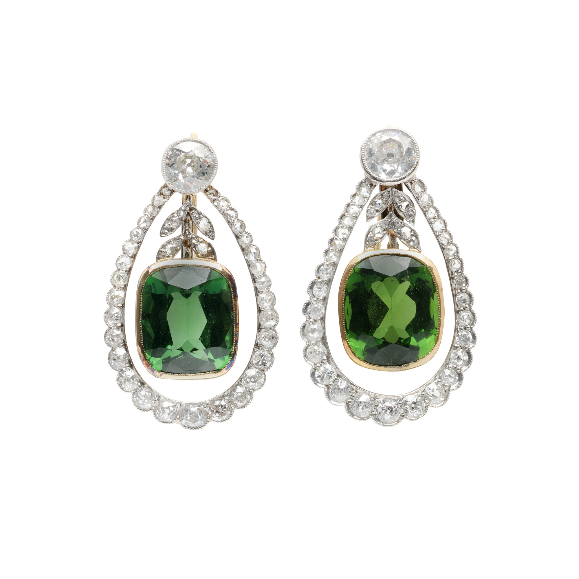 Pair of earrings in platinum and gold, decorated with tourmaline and diamonds, accompanied by an additional gemological certificate