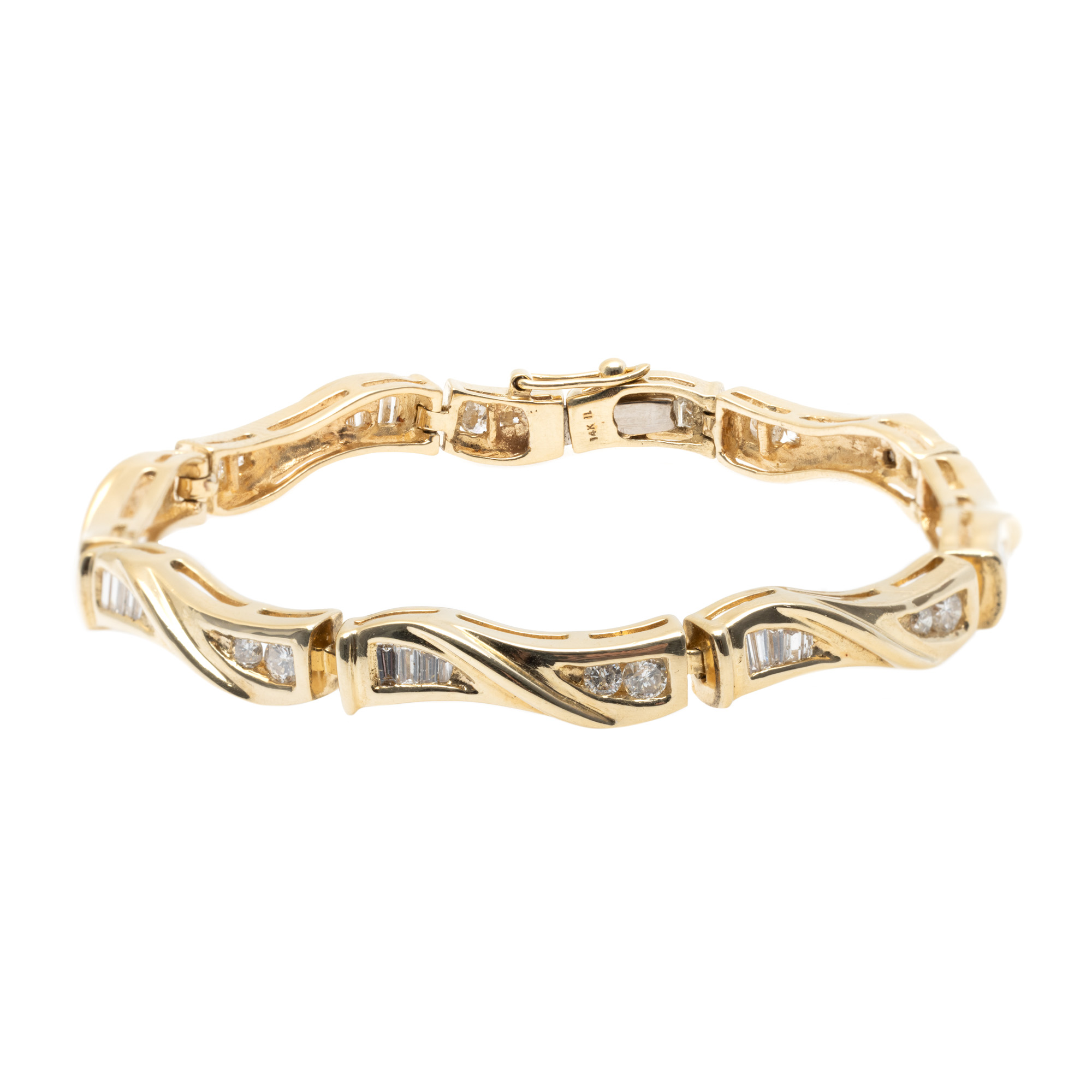 Gold bracelet, decorated with diamonds
