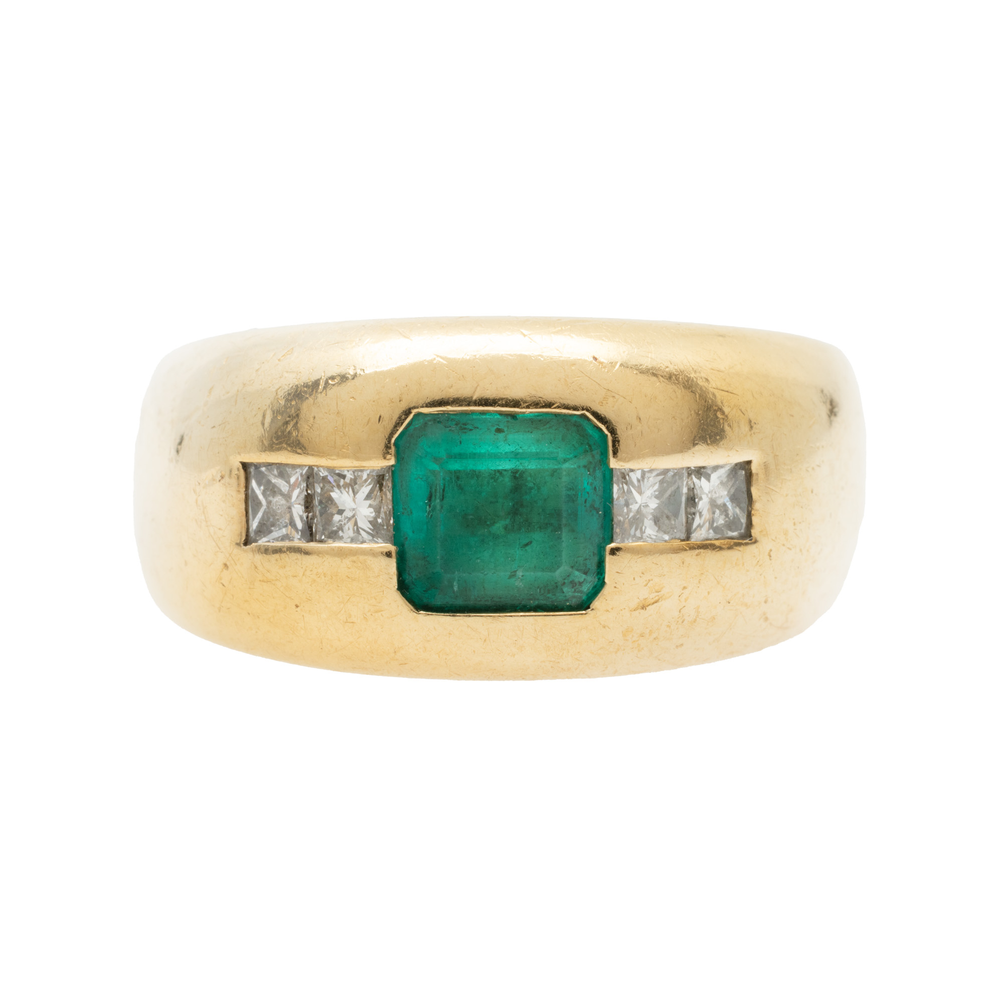Massive gold ring, decorated with emerald and diamonds