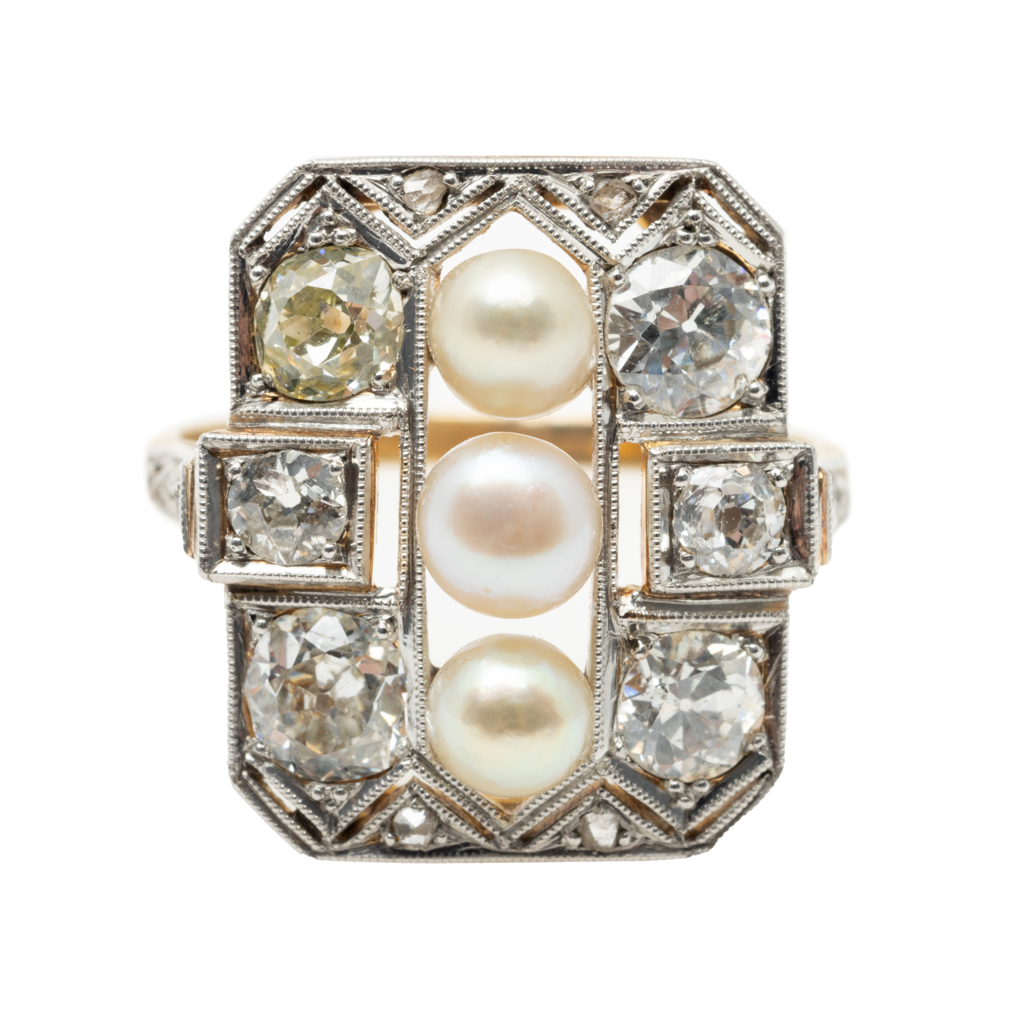 Art Deco gold and platinum ring, decorated with three pearls and diamonds
