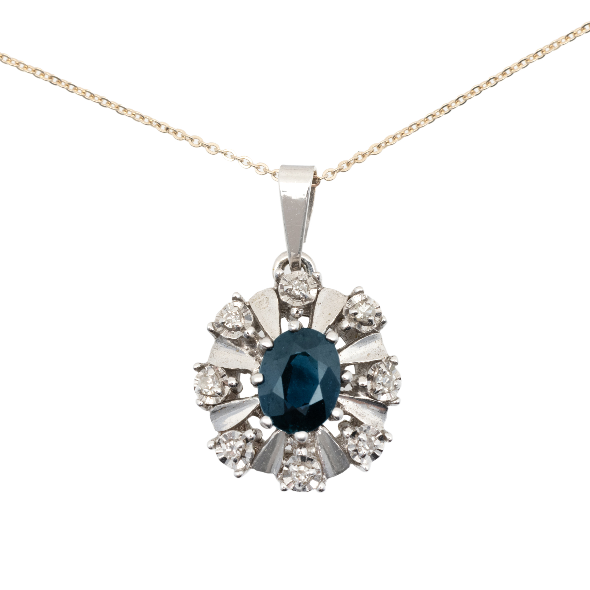 Bicolor gold chain with pendant, decorated with sapphire and diamonds