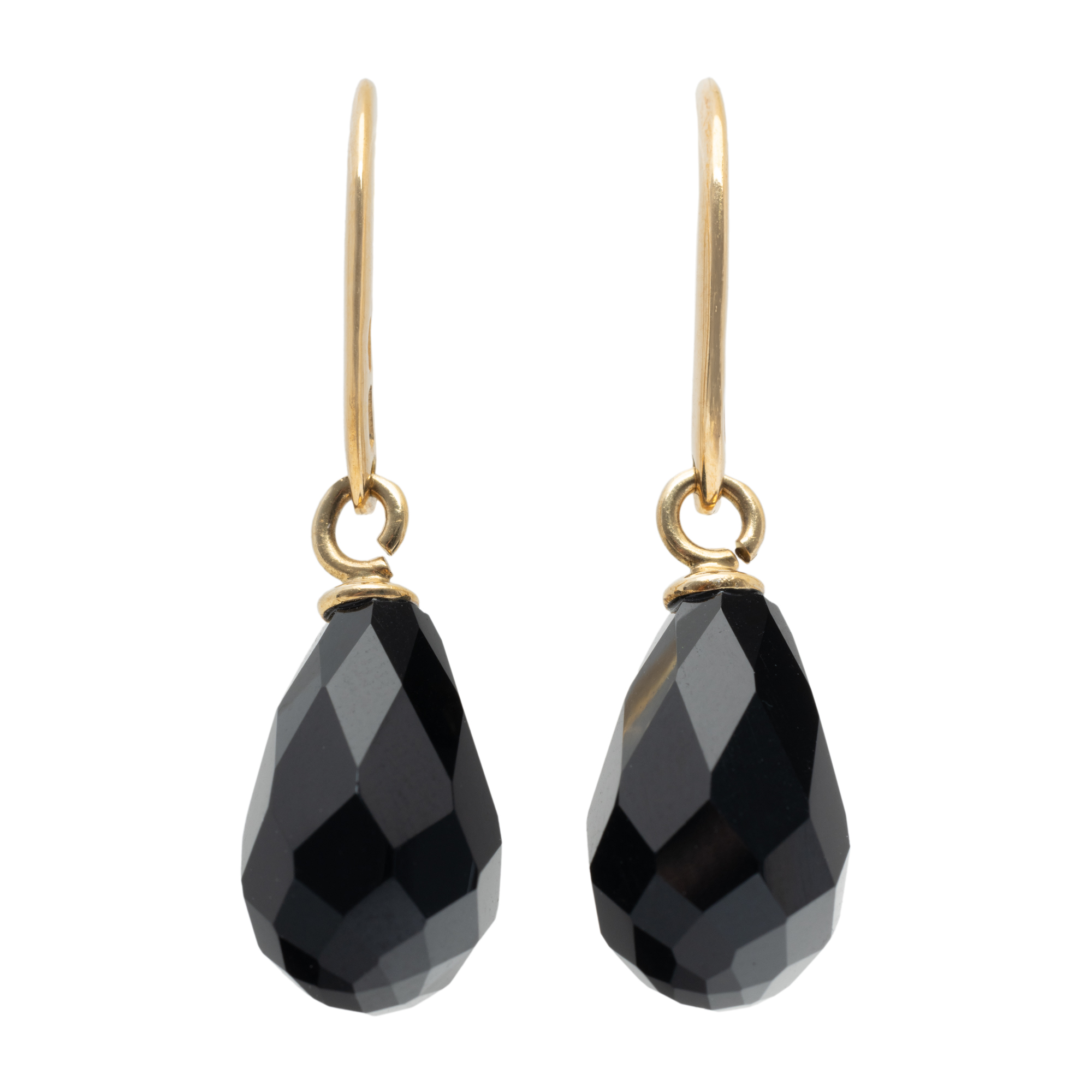 Pair of gold earrings decorated with onyx