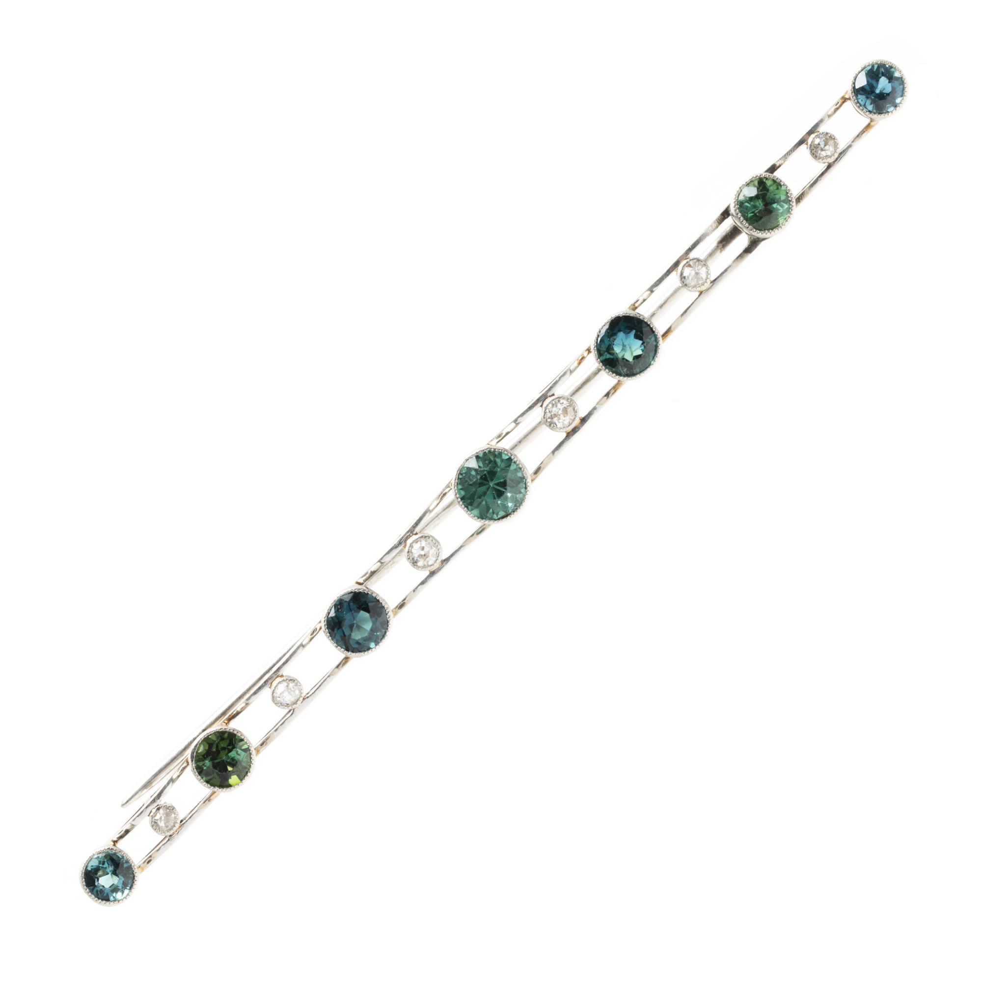 Broșă din platină, decorată cu turmaline și diamante