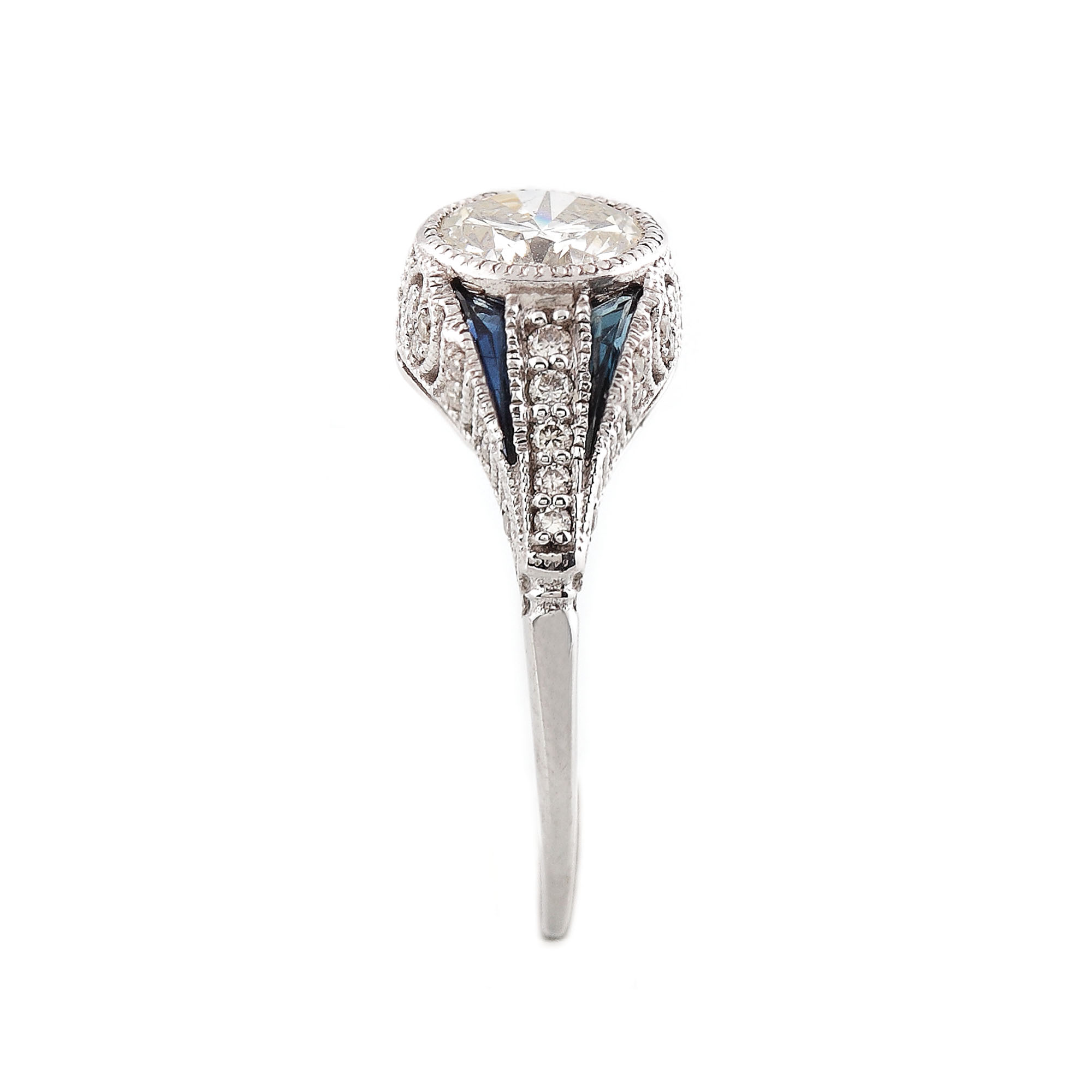 Inel din aur alb, ornat cu diamant 0,91 ct și safire, în manieră Edwardiană
