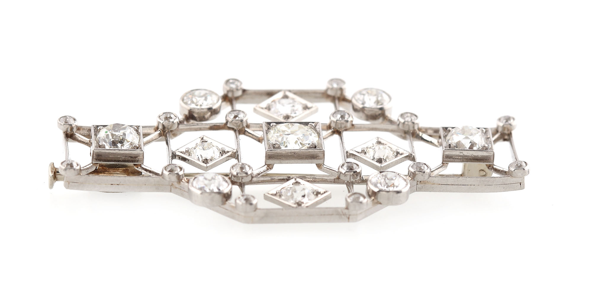 Broşă Art Deco din platină, ornată cu diamante