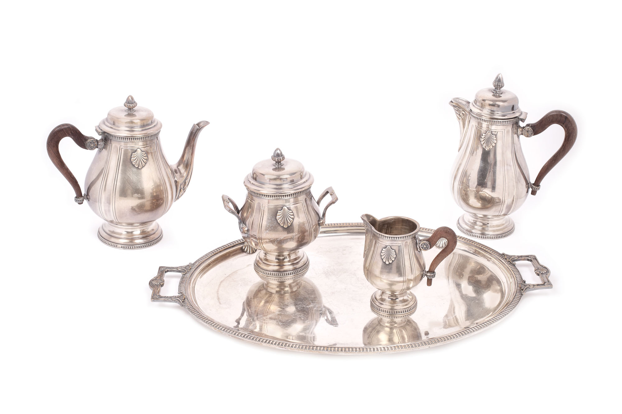 Elegant serviciu Neoclasic de ceai și cafea, format din tavă, ceainic, cafetieră, sucrieră și letieră, decorate cu palmete
