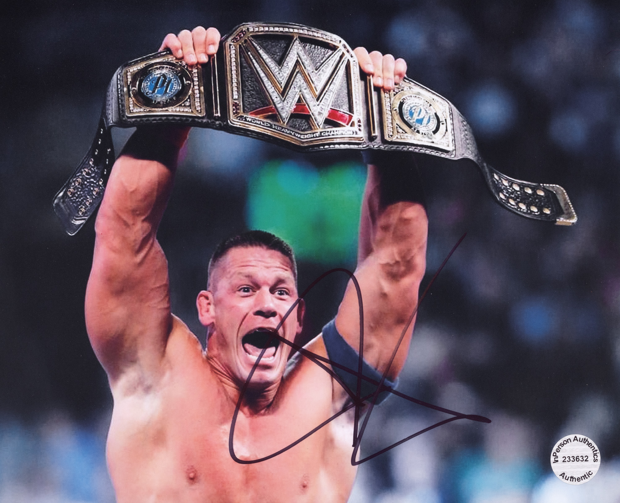 Photograph depicting John Cena, with the athlete's holographic signature, accompanied by a certificate of authenticity