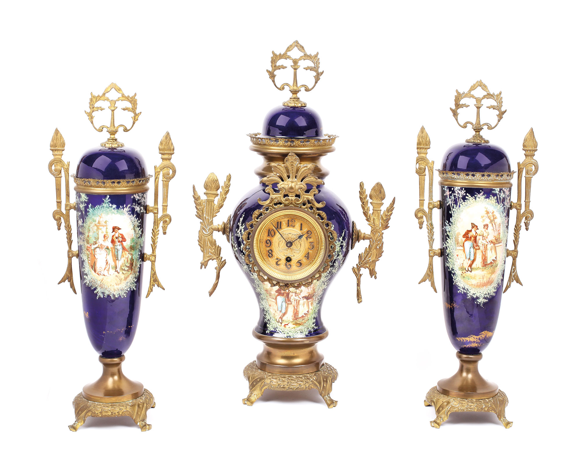 Ansamblu pentru șemineu, format din ceas și vase decorative, cu scene romantice, cca. 1900
