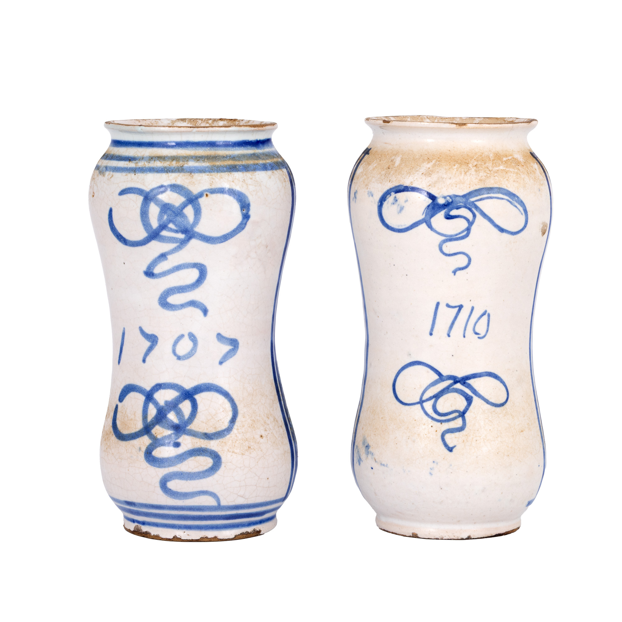 Lot format din două vase Albarello, din majolică, Italia, datate 1707, respectiv 1710