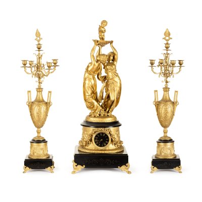 Mathurin Moreau fireplace set, consisting of clock and pair of candlesticks, from doré bronze, Barrard et Vignon mechanism, end of the 19th century