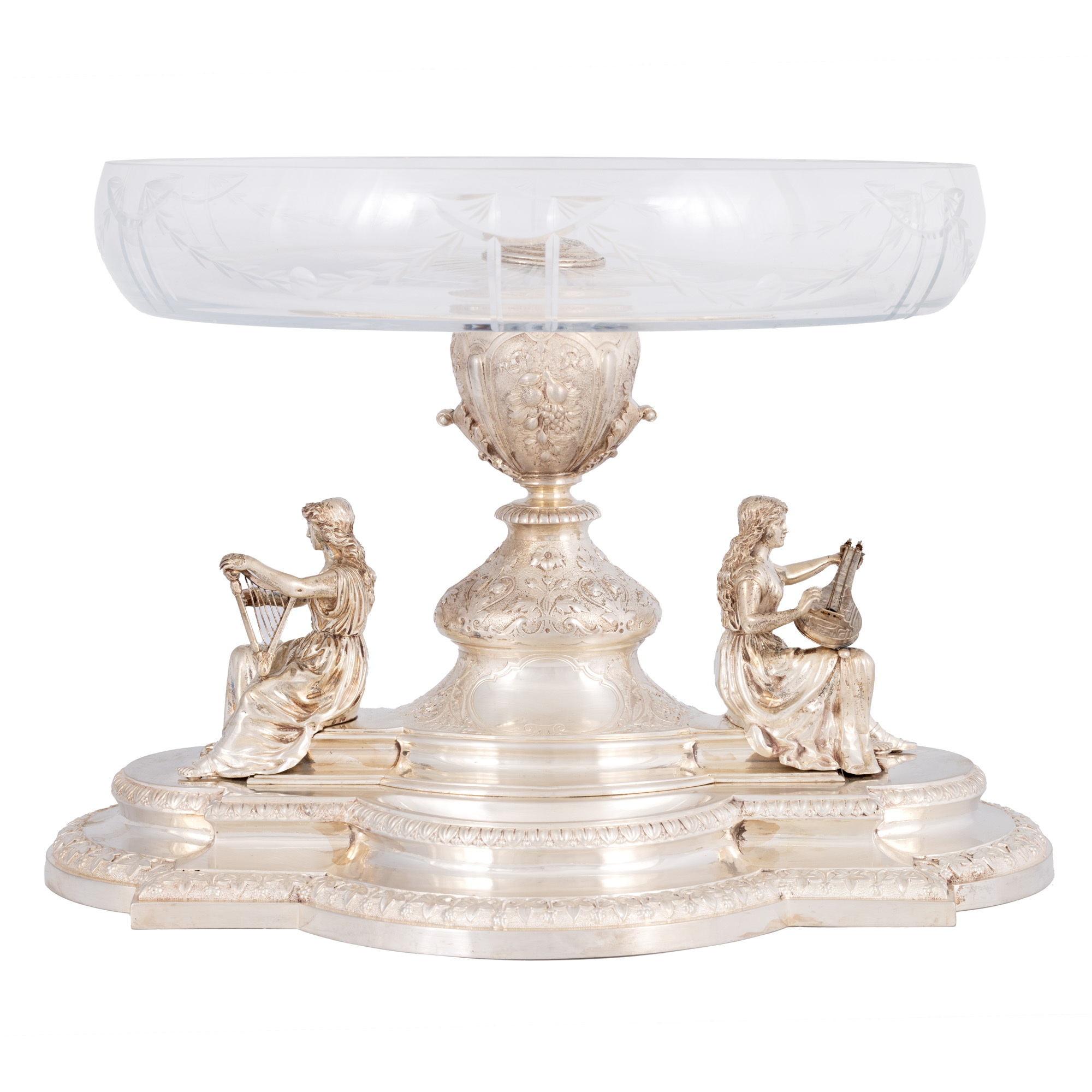 Spectaculos centru de masă Walter & John Barnard, din argint și cristal, ornat cu două muzicante, cca. 1887, piesă rară, de colecție