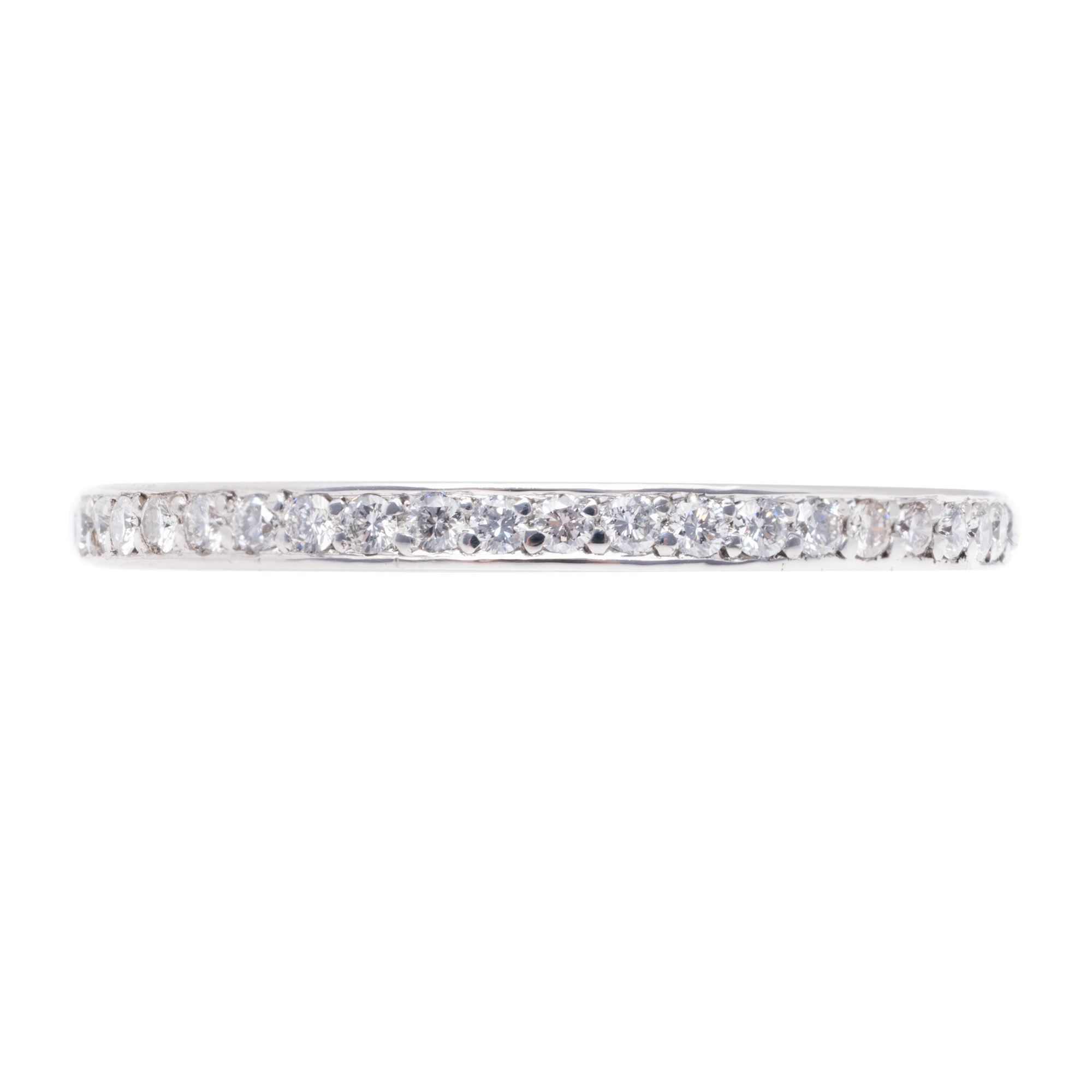 White gold ring, decorated with a string of diamonds