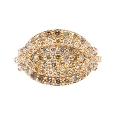 Gold ring, decorated with fancy diamonds, accompanied by an Antwerp gemological certificate