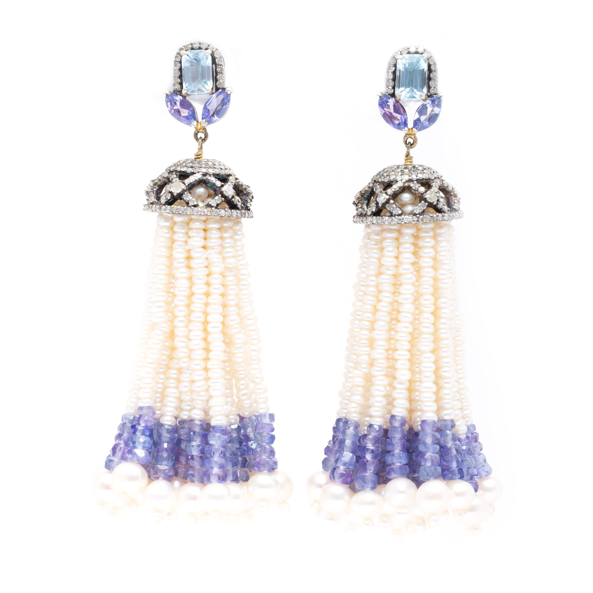 Pair of gold and silver earrings, decorated with diamonds, pearls, aquamarine and tanzanite, accompanied by a GSI gemological certificate