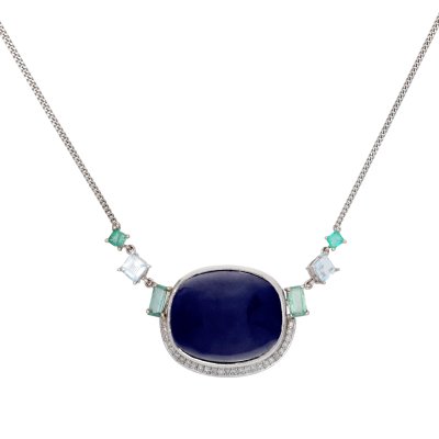 Colier din platină și aur alb, decorat cu safir, acvamarine și smaralde, însoțit de certificat gemologic IGS