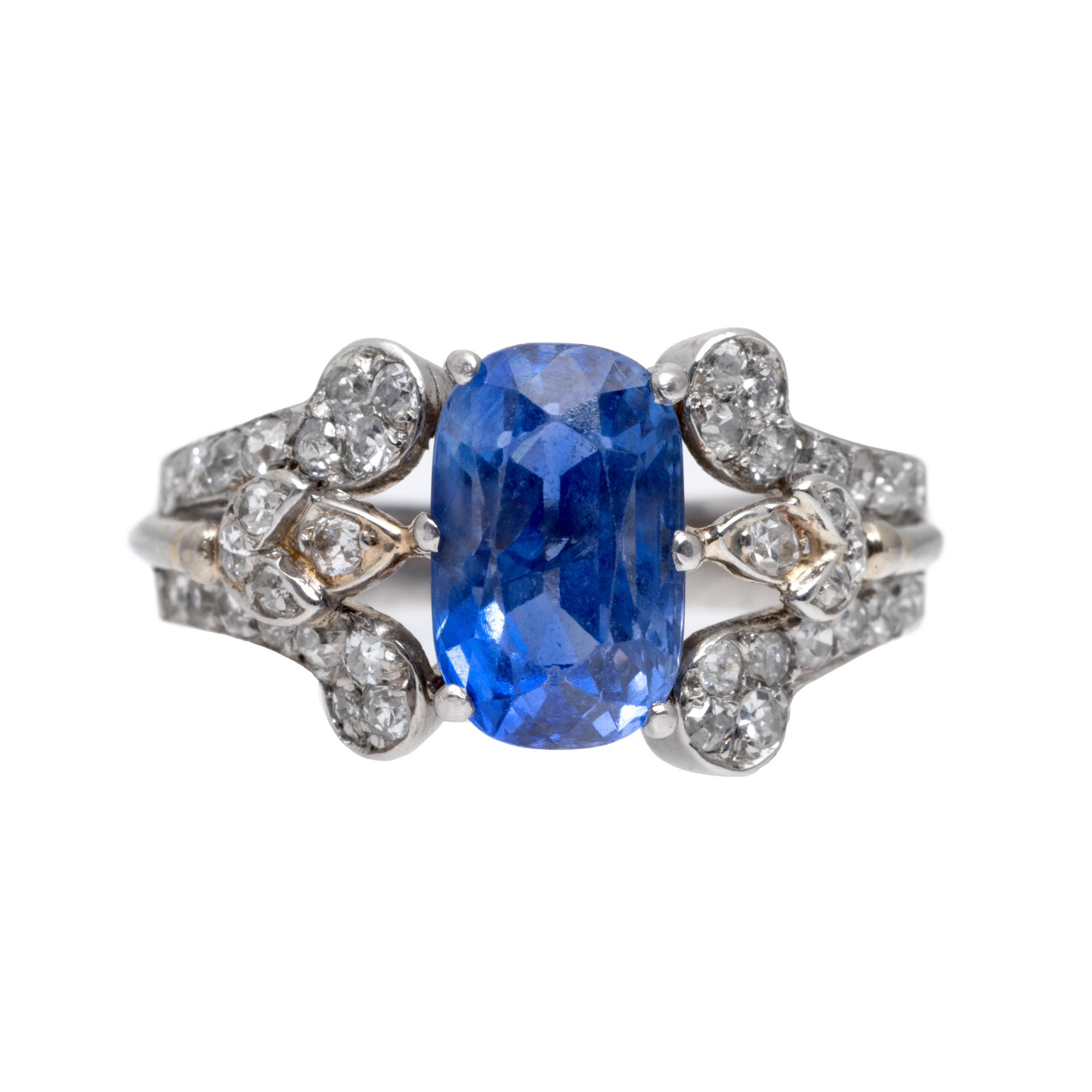 Inel din platină, decorat cu safir central, anturat de diamante, însoțit de certificat gemologic suplimentar