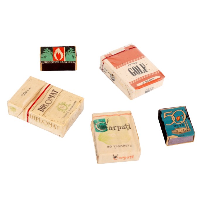 romanian cigarettes Lot consisting of three packs of Romanian cigarettes, 