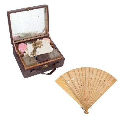 Lot consisting of stage makeup box and ball fan, belonged to prima donna Duci Kabdebó, from the collection of the family of the former Prime Minister of Romania, Petru Groza