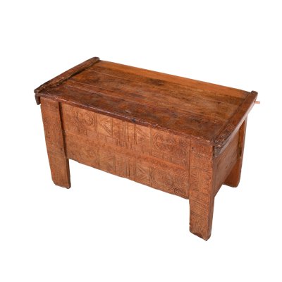 Beechwood dowry chest, decorated with solar rosettes and "wolf teeth", rural workshop, Transylvania, early 20th century