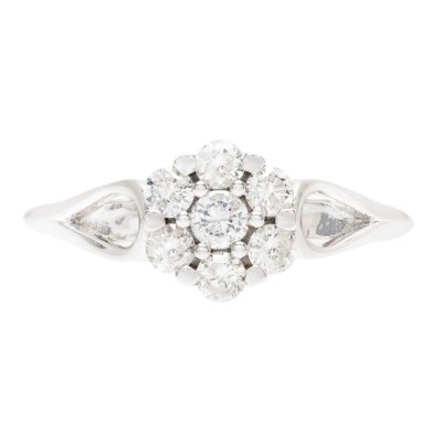 White gold flower-shaped ring, decorated with diamonds