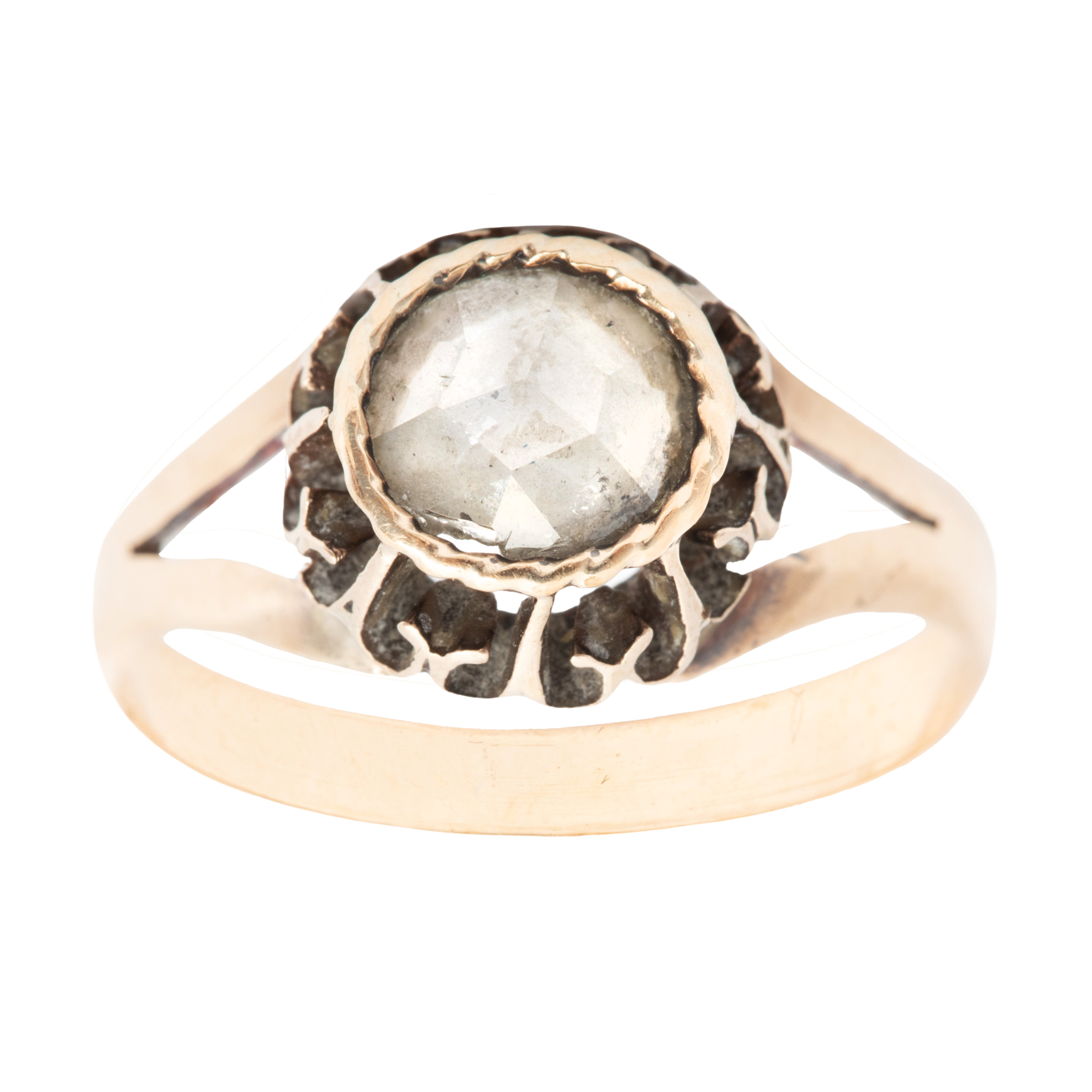 Rose Gold Ring, decorated with solitaire diamond