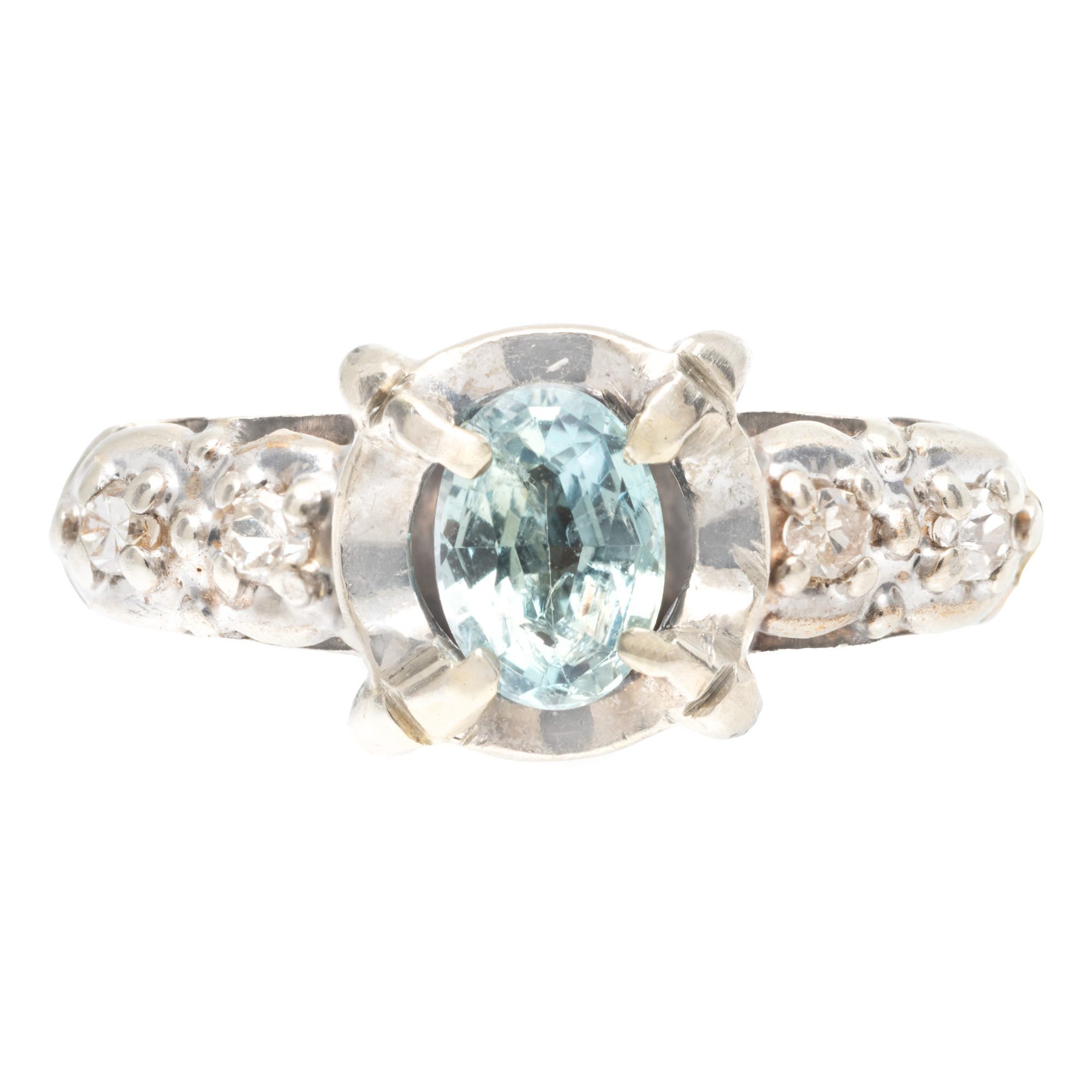 Gold ring, decorated with diamonds and alexandrite