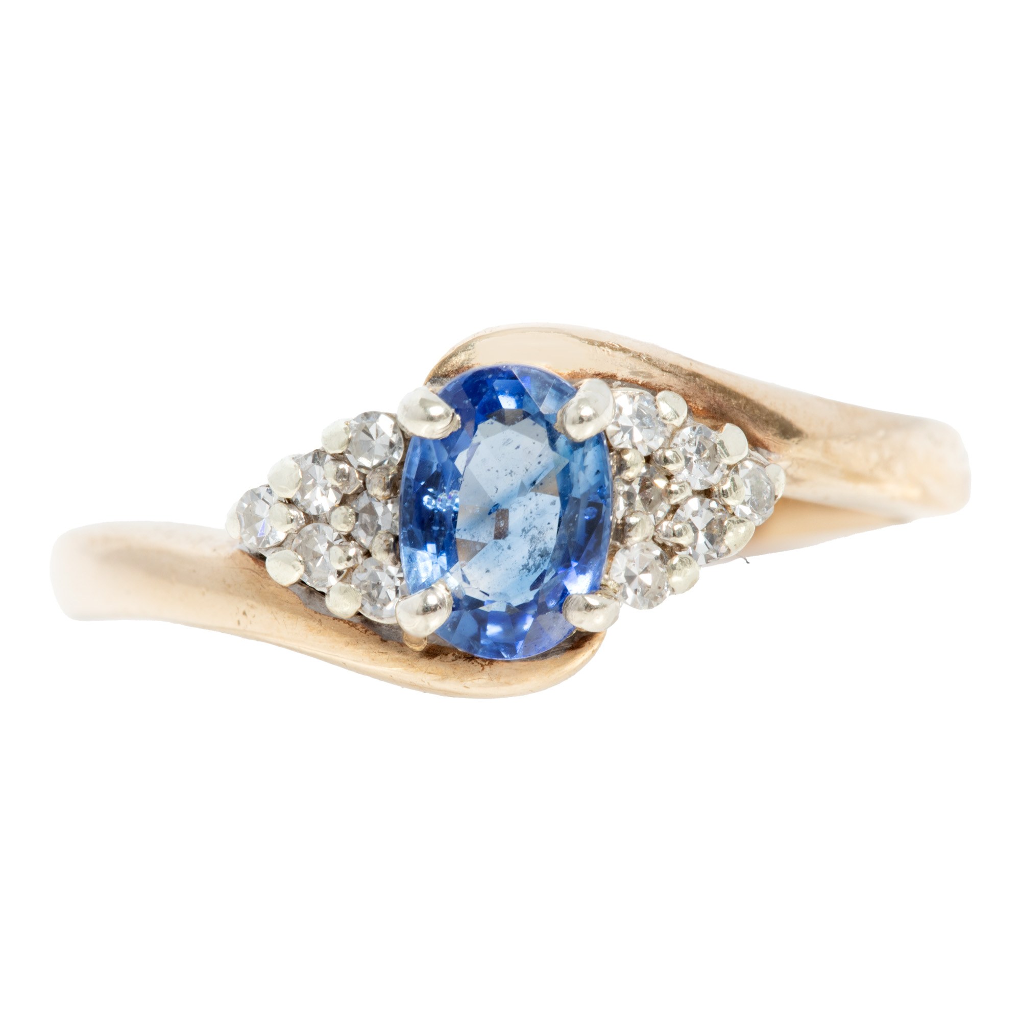 Inel din aur, decorat central cu safir, anturat de diamante