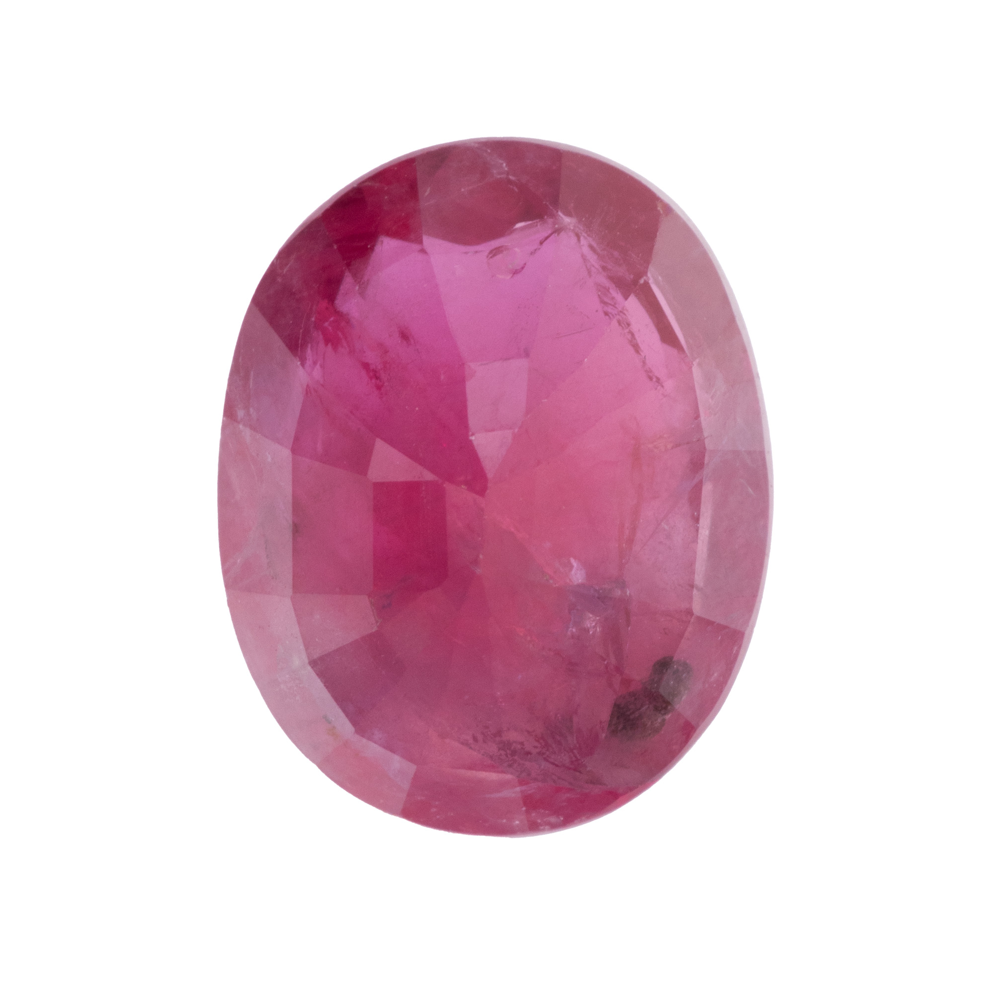 Rubin oval fațetat, cca. 3,71 ct. 