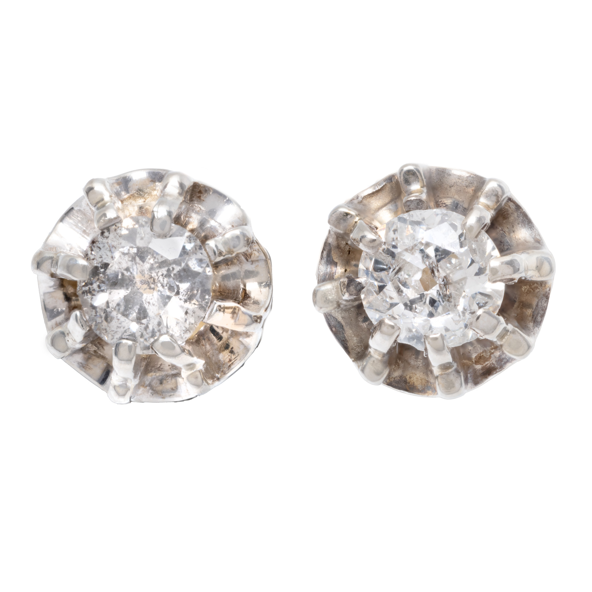 Pair of white gold earrings, decorated with diamonds, accompanied by an additional gemological certificate