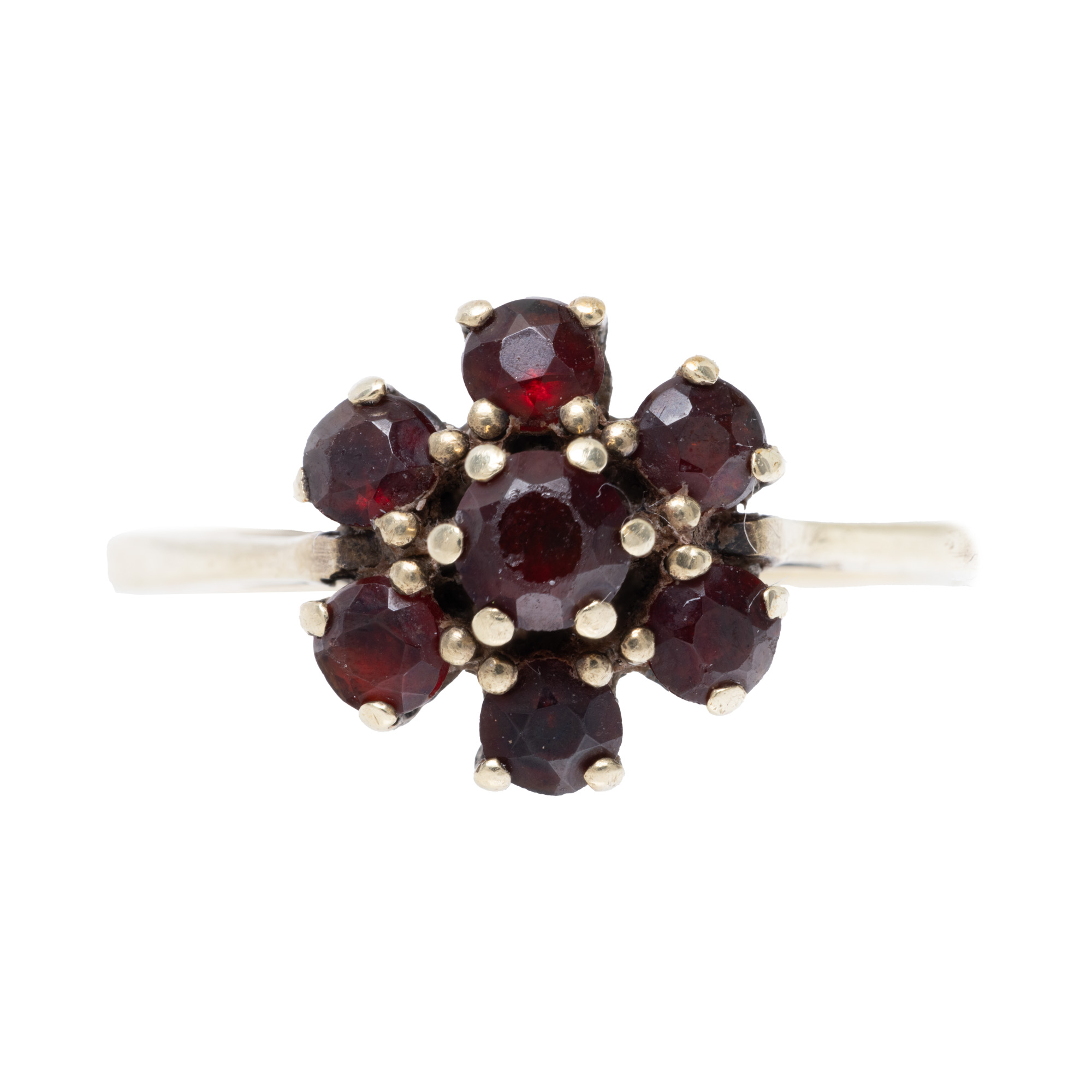 Gold ring, decorated with garnets
