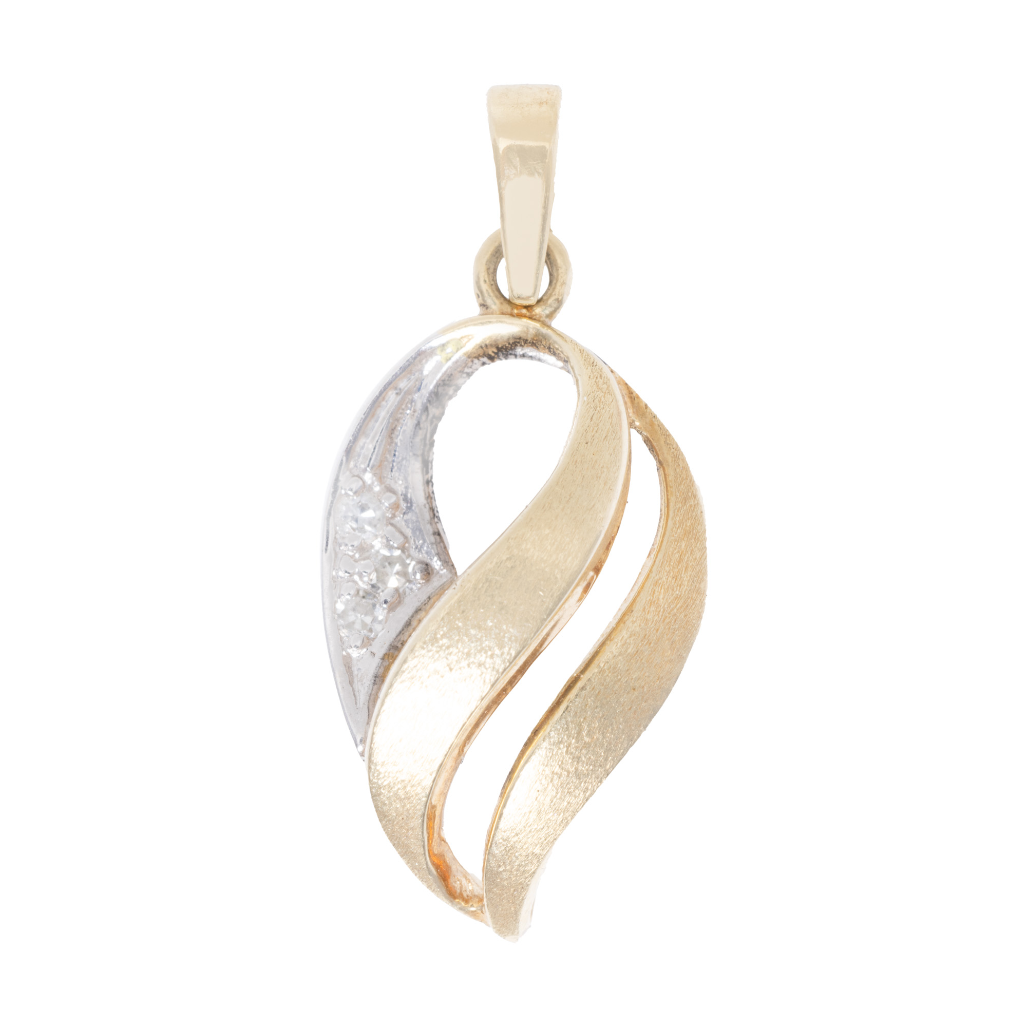 Gold pendant, decorated with diamonds
