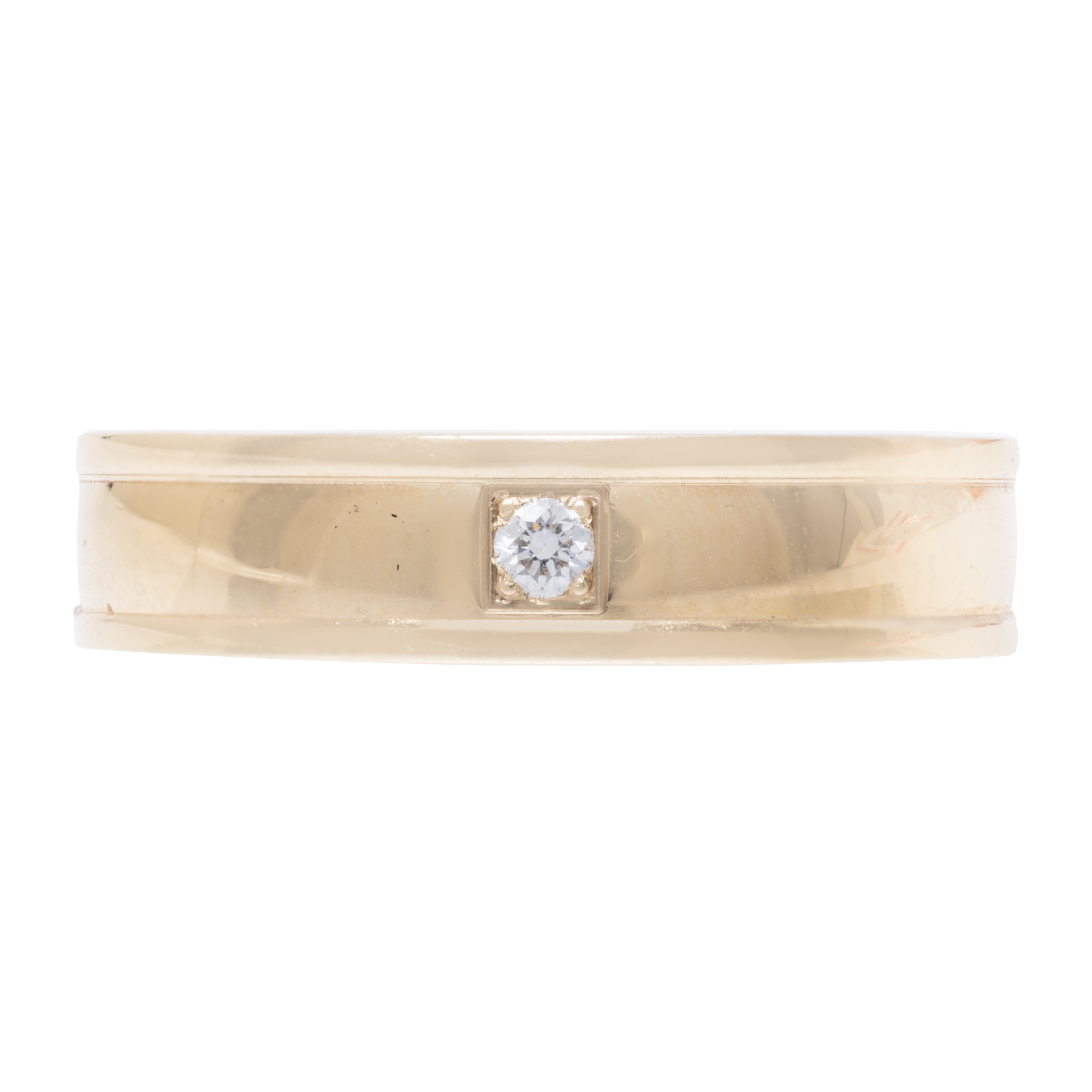 Gold ring, decorated with solitaire diamond
