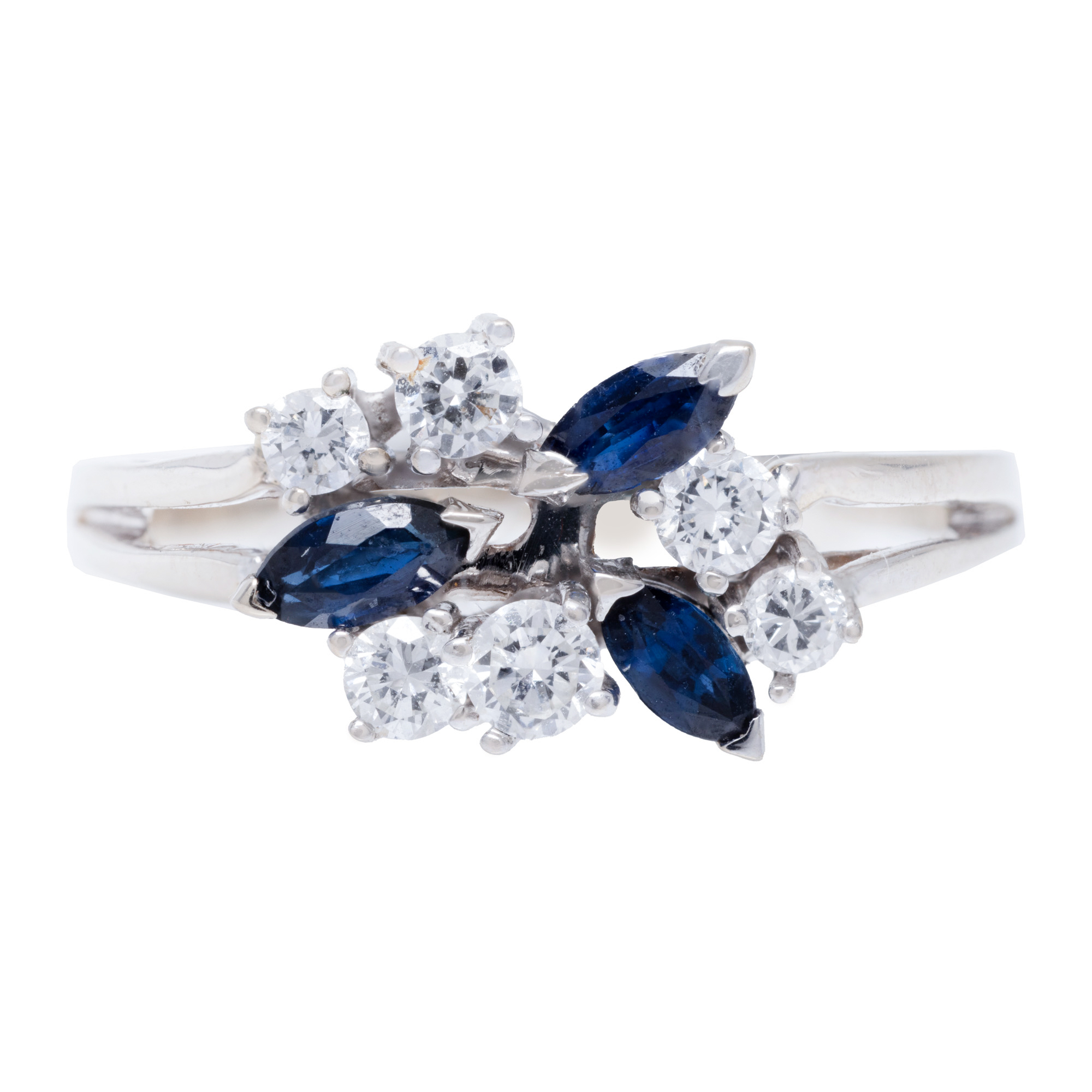 White gold ring, decorated with alternating sapphires and diamonds, accompanied by additional gemological certificate