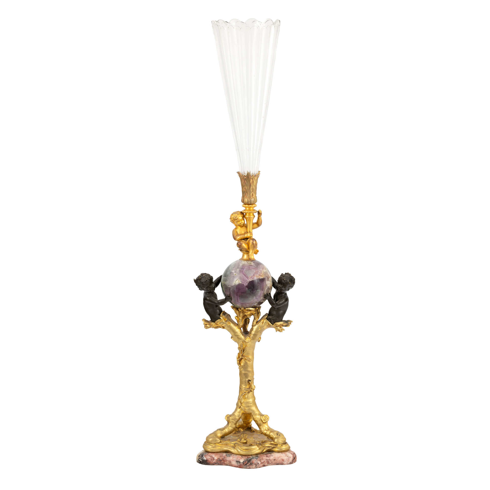 Surtout-de-table autor Alfred Beurdeley, Belle Époque, înfățișând alegoria apei și a pământului, cu superbă reprezentare simbolistă lacustră și putti ținând în mâini un glob din fluorit bicolor, cca. 1890, piesă de colecție