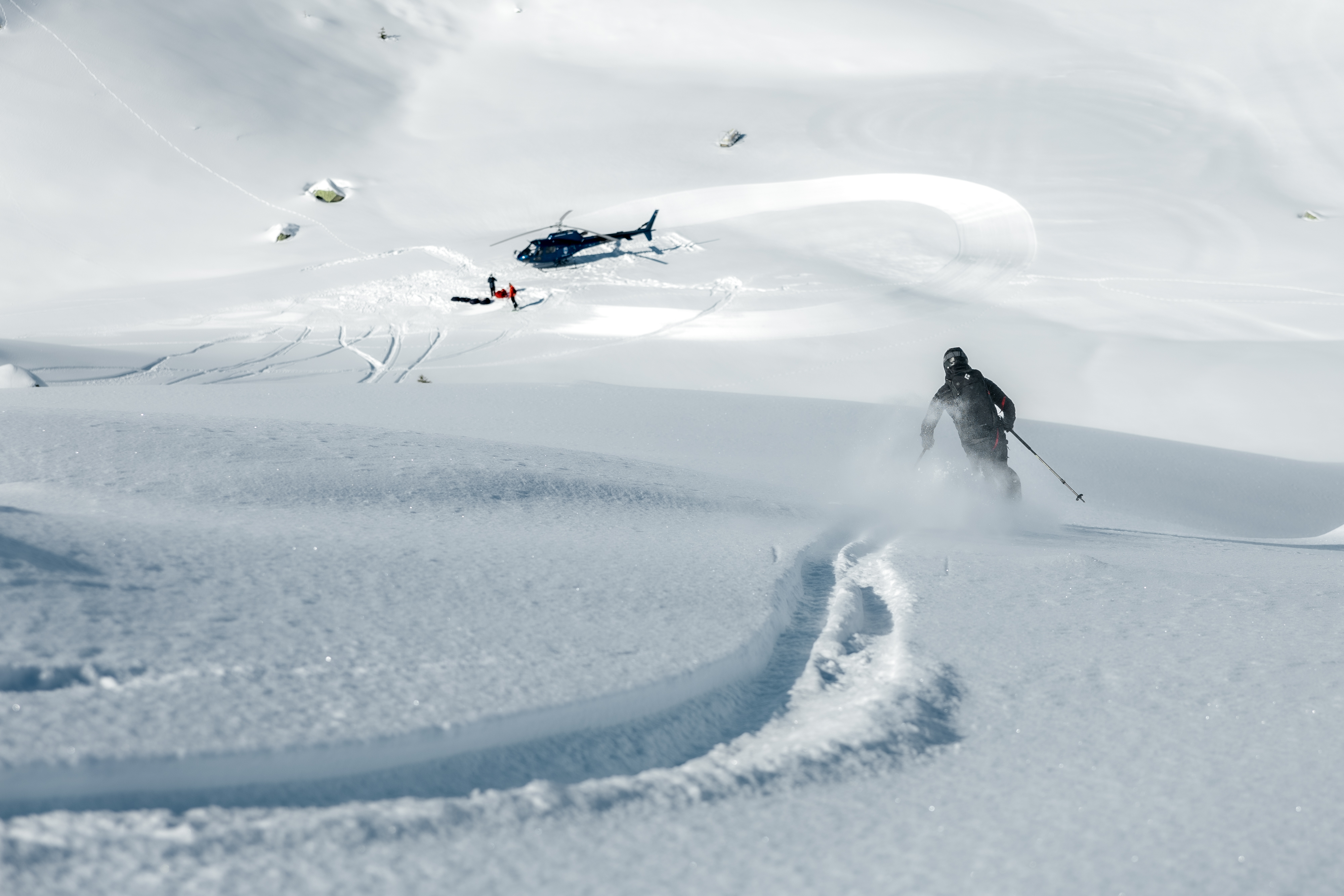 Helicat - experiență unică, selectă și plină de aventură pentru iubitorii de ski sau snowboard