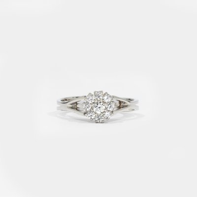 Inel din aur alb, decorat cu diamante 