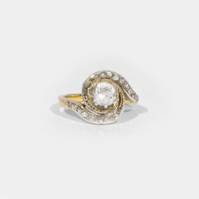 Gold and silver spiral ring, paved with diamonds, signed by O. Deuscht, circa 1920
