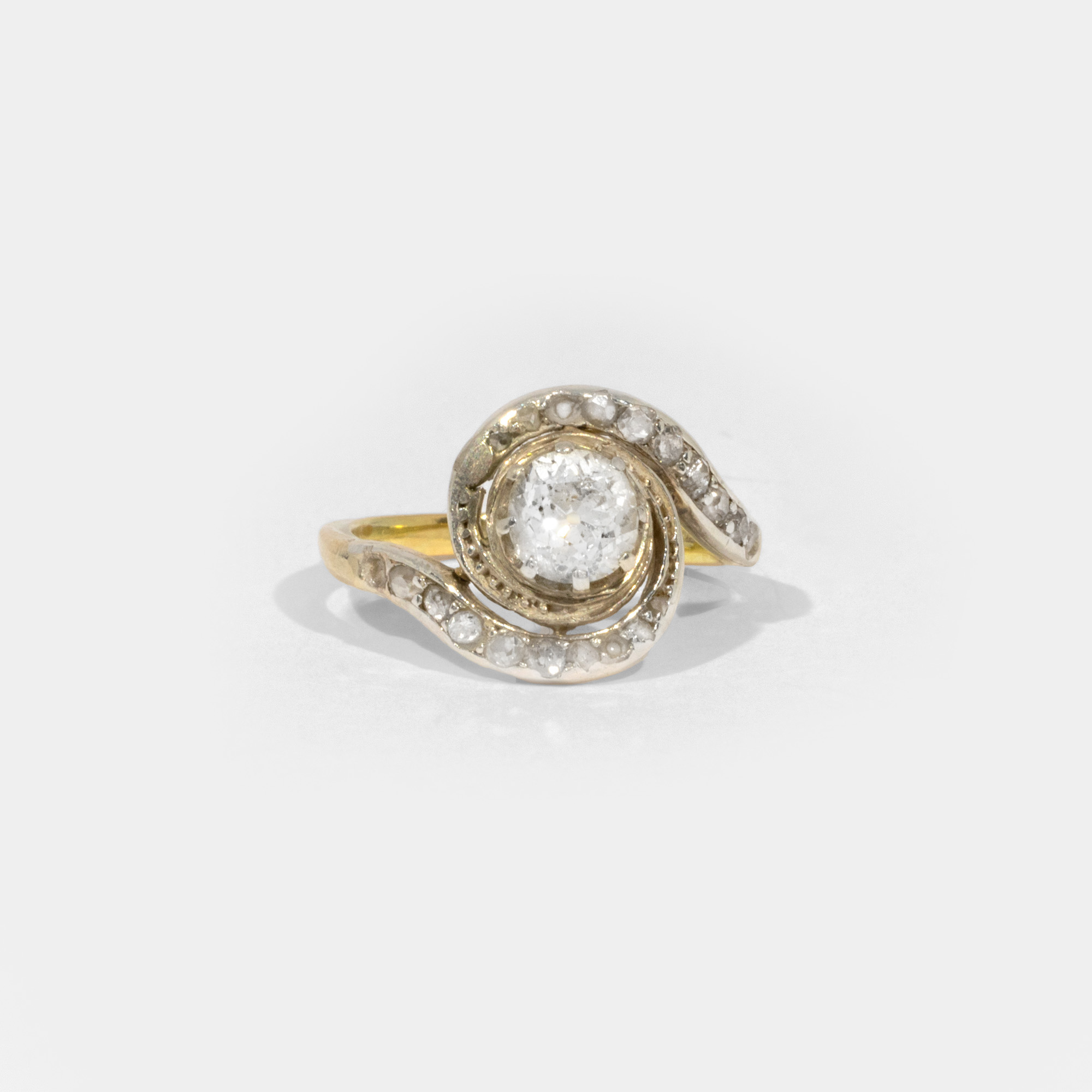 Gold and silver spiral ring, paved with diamonds, signed by O. Deuscht, circa 1920