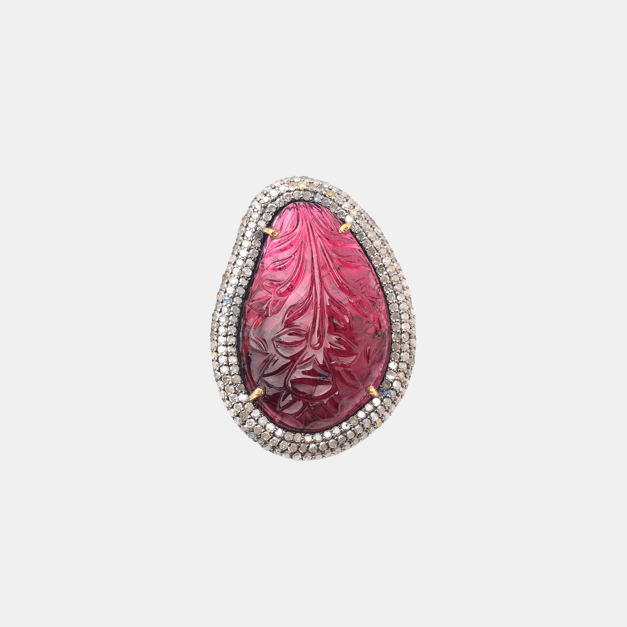 Broșă din aur și argint, decorată cu turmalină sculptată și diamante
