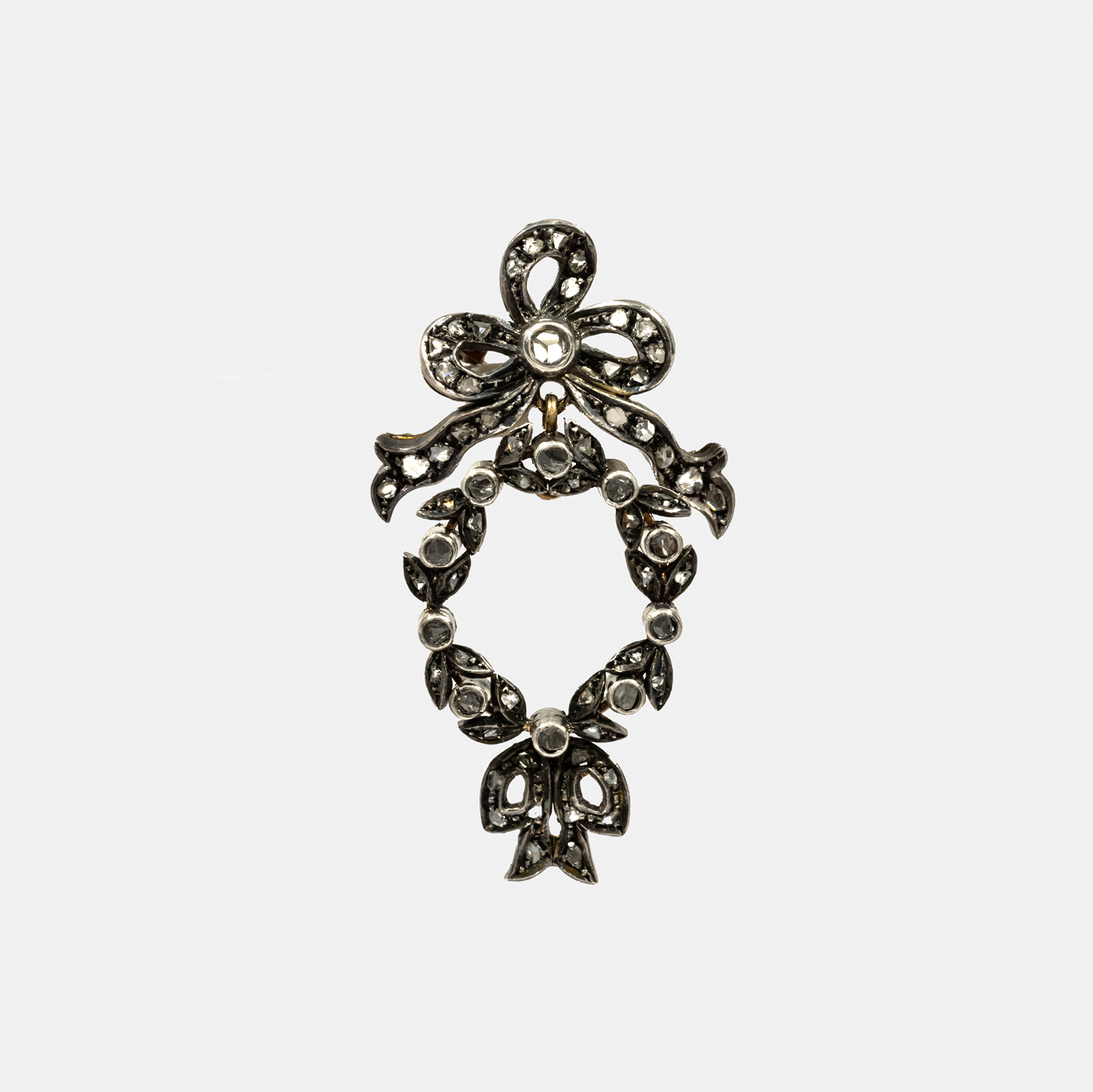 Belle Époque style brooch, made of gold and silver, decorated with diamonds