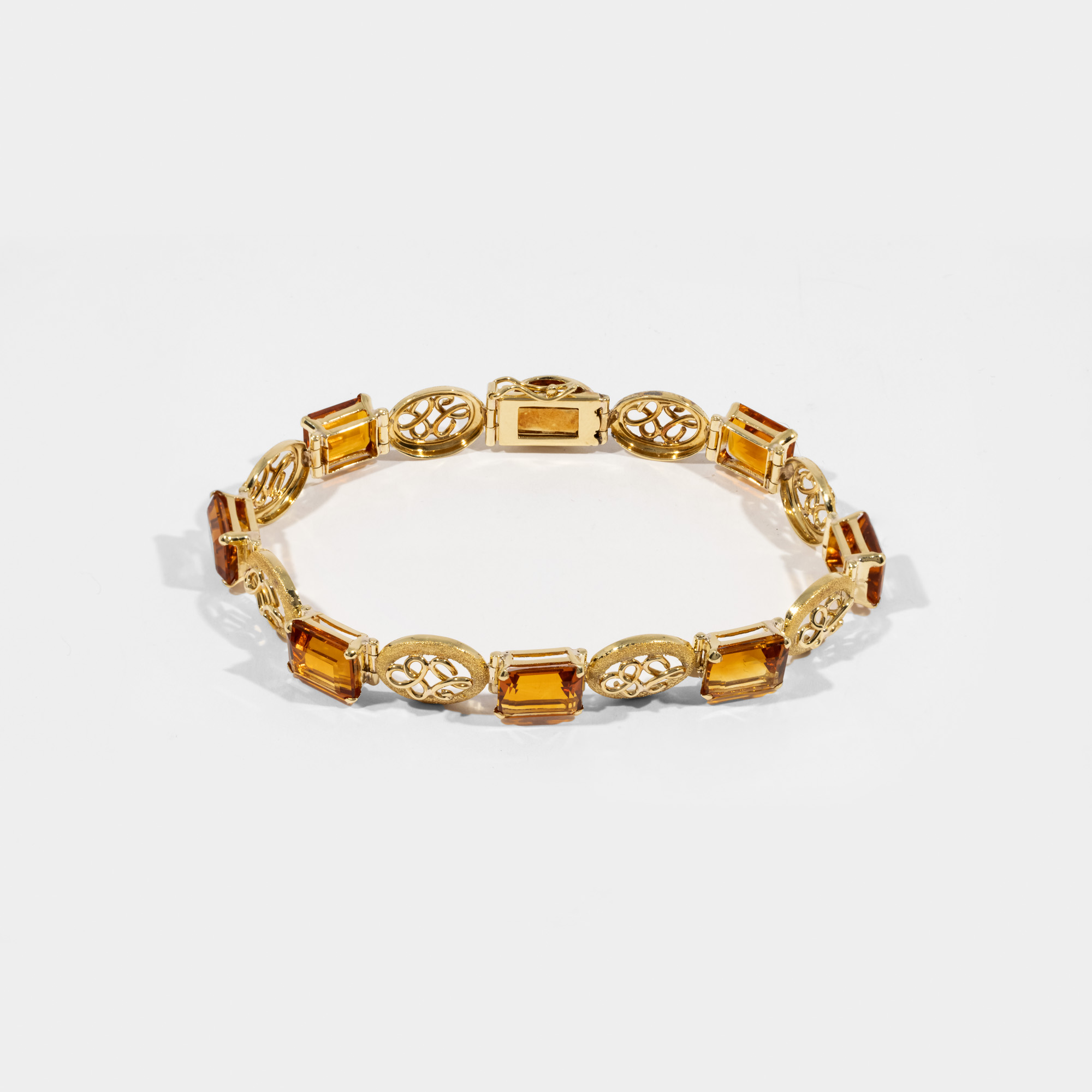 H. Stern gold bracelet, decorated with citrines, accompanied by additional gemological certificate