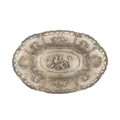 Silver fruit bowl, adorned with gallant scene in repoussé technique, circa 1920