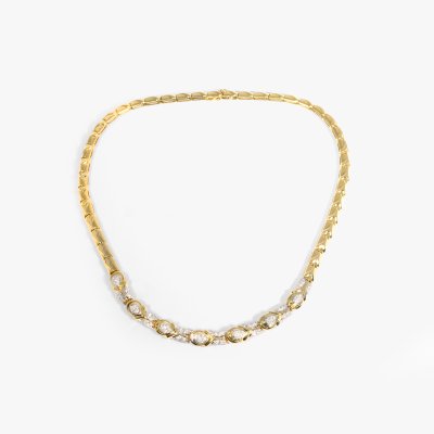 Colier masiv din aur, decorat cu diamante