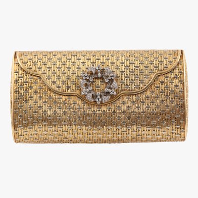 Impresionantă poșetă de bal, din aur alb și galben, decorată cu o coroană de diamante