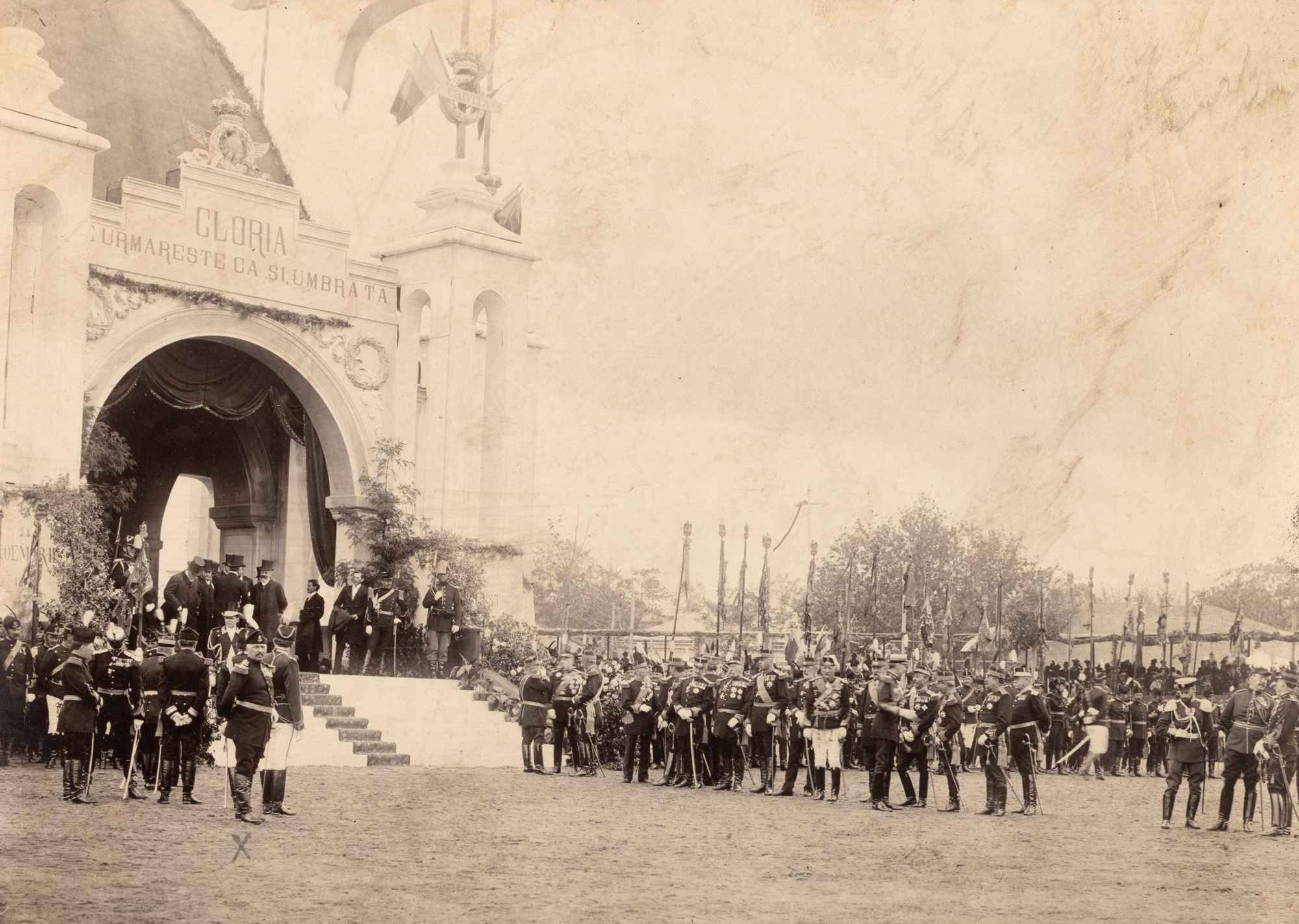Fotografie ilustrându-l pe colonelul Constantin Boerescu și alți comandanți ai armatei române, pe câmpul de la Cotroceni, cca. 1910