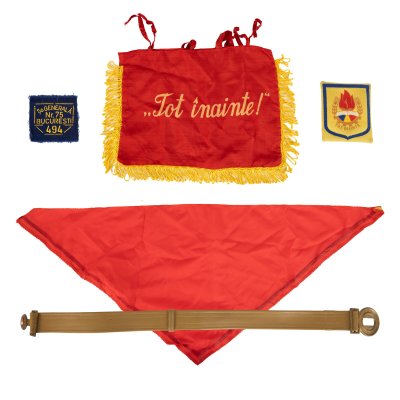 Lot Organizația Pionierilor din Republica Socialistă România, format din cinci piese, cca. 1972